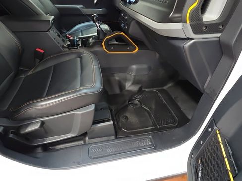 Used 2022 Ford Bronco Badlands image 12