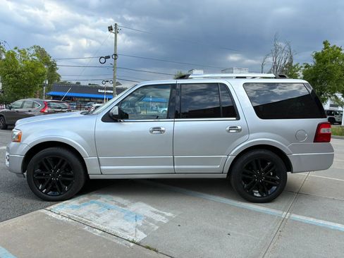 Used 2016 Ford Expedition Limited w/ Equipment Group 301A AWD/4WD image 2