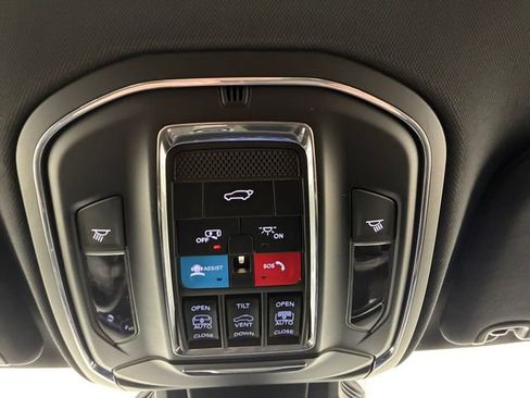 Used 2025 Jeep Wagoneer S Limited AWD/4WD image 28
