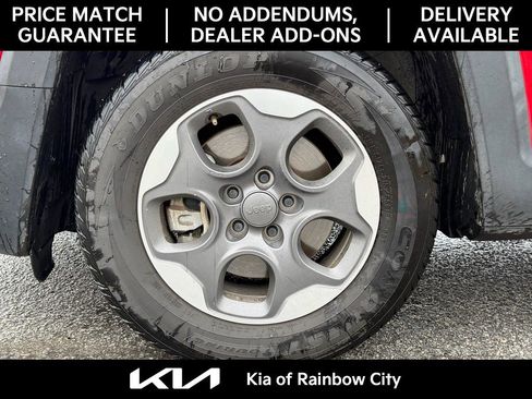 Used 2018 Jeep Renegade Latitude image 11