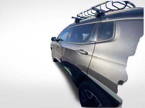 Used 2019 Jeep Compass Trailhawk image 6