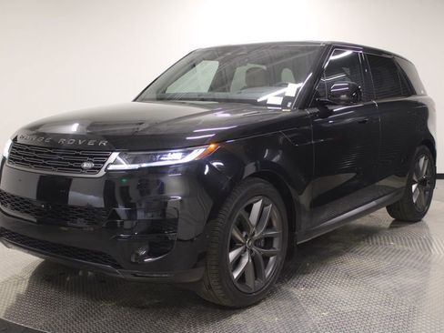 Used 2025 Land Rover Range Rover Sport SE image 1
