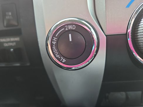 Used 2019 Toyota Tundra Platinum AWD/4WD image 26