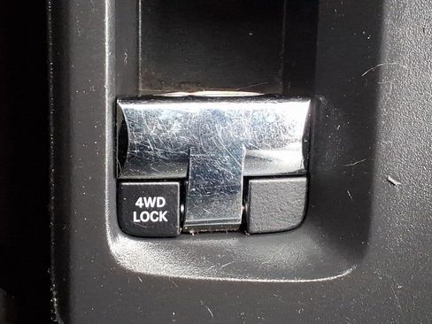 Used 2015 Jeep Patriot Latitude w/ Sun/Sound Group image 29