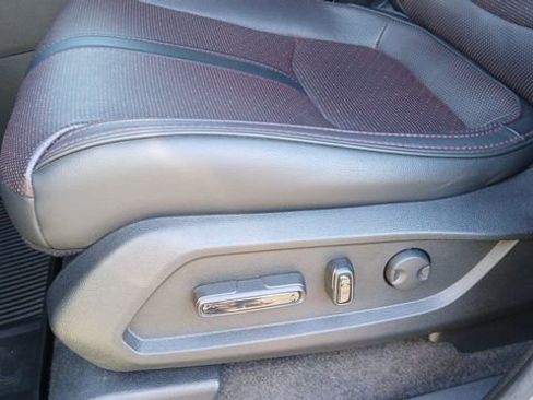 Used 2025 Honda Pilot Black Edition image 19