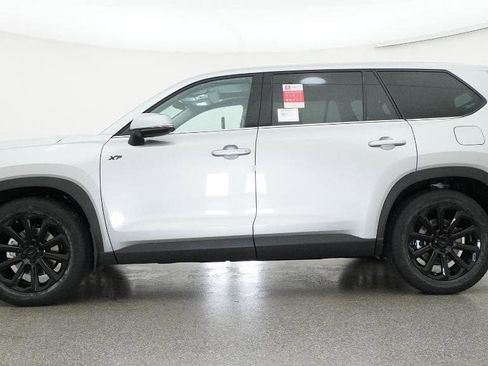 New 2026 Toyota Grand Highlander FWD image 19