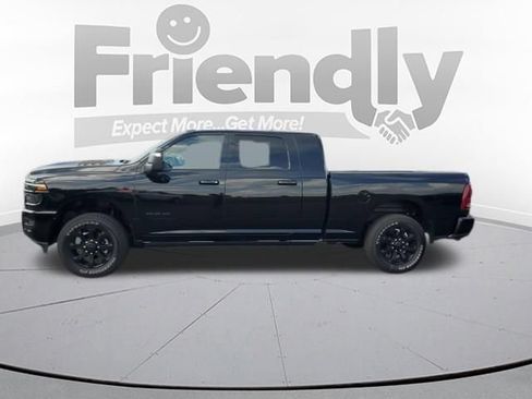 Used 2025 RAM 2500 Laramie AWD/4WD image 2