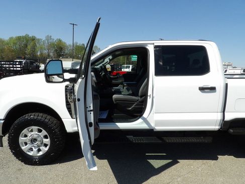 Used 2024 Ford F250 XLT w/ FX4 Off-Road Package AWD/4WD image 13