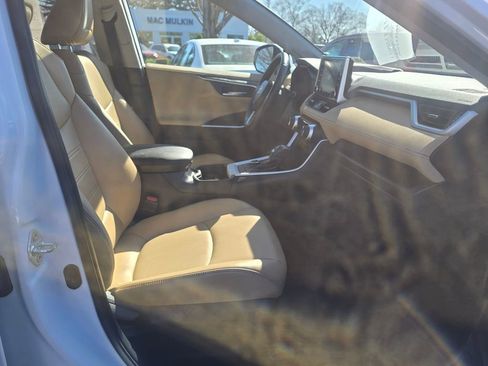 Used 2020 Toyota RAV4 Limited w/ Limited Grade Weather Package AWD/4WD image 10