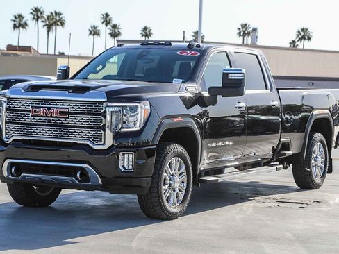 Used 2021 GMC Sierra 3500 Denali w/ Denali Ultimate Package image 3