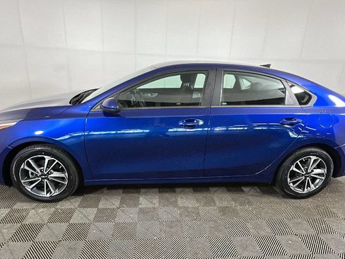 Used 2022 Kia Forte LXS FWD image 6