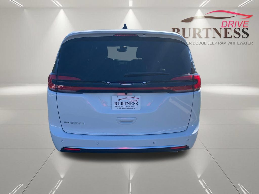 New 2027 Chrysler Pacifica Select FWD image 4
