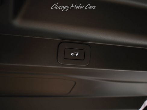 Used 2025 Land Rover Range Rover SE AWD/4WD image 60