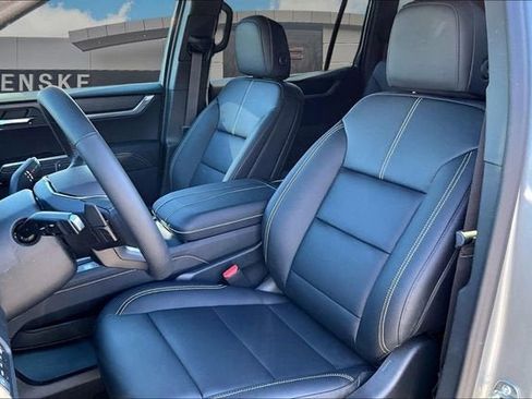 New 2026 GMC Acadia Elevation w/ Elevation Premium Package image 11