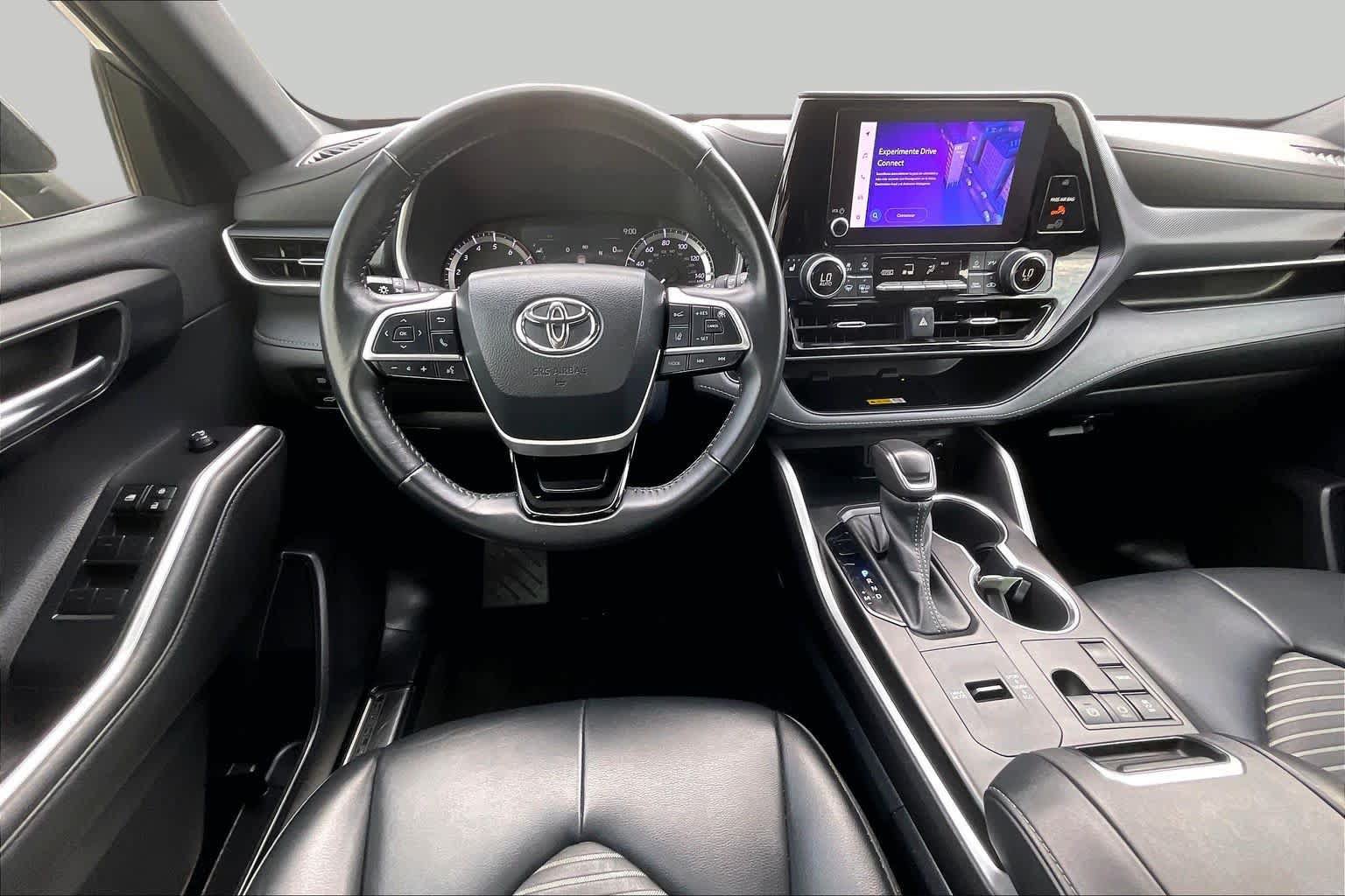 Used 2023 Toyota Highlander XSE FWD image 16