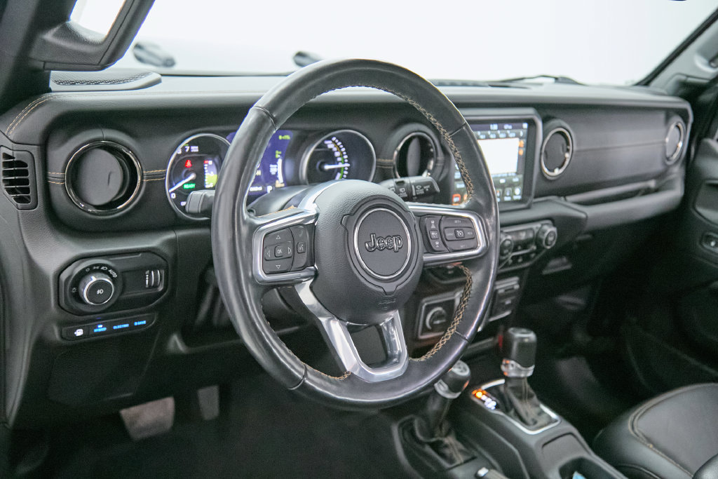Used 2023 Jeep Wrangler Unlimited Sahara AWD/4WD image 18