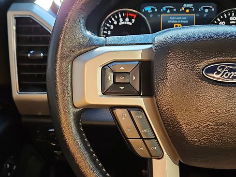Used 2018 Ford F150 Lariat image 17