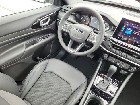 New 2026 Jeep Compass Latitude image 14