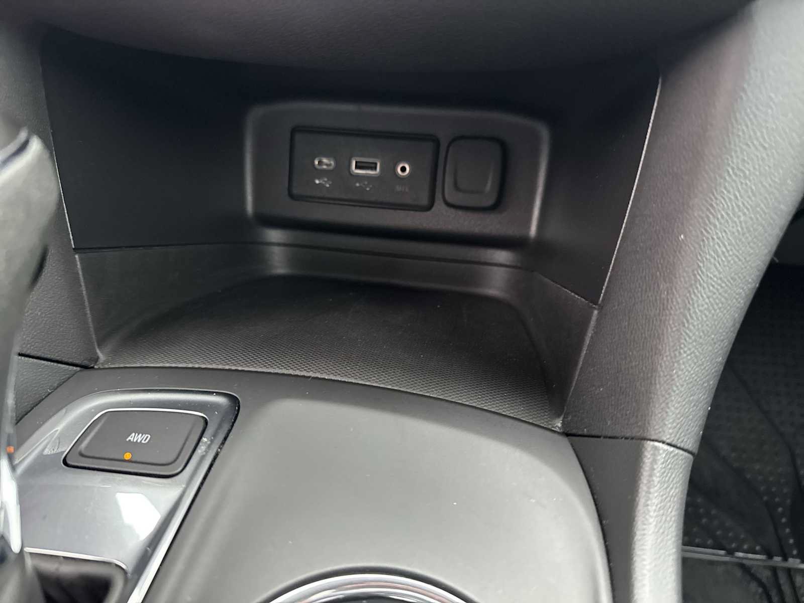 Certified 2020 Chevrolet Equinox LT AWD/4WD image 37