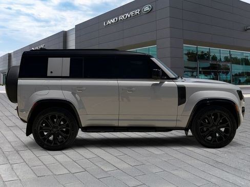 Used 2026 Land Rover Defender 110 OCTA AWD/4WD image 6