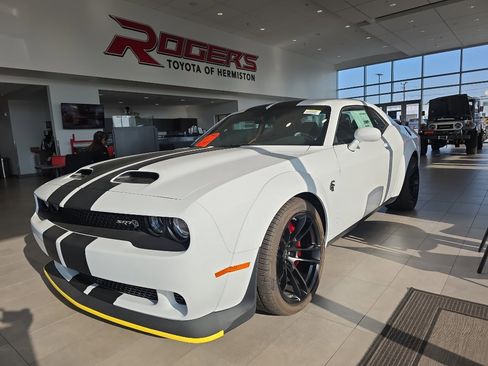Used 2022 Dodge Challenger SRT Hellcat image 3