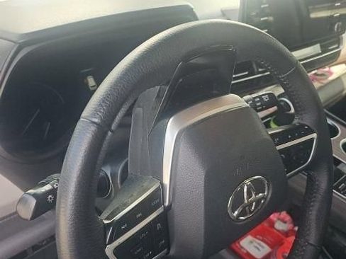Used 2022 Toyota Sienna XLE FWD image 11