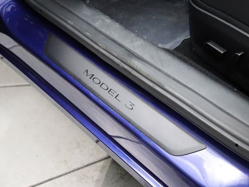 Used 2022 Tesla Model 3 Long Range image 33