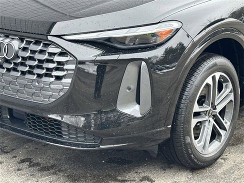 Certified 2025 Audi Q5 Premium w/ Convenience Package image 8