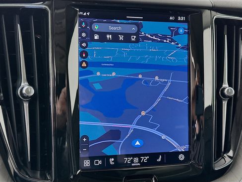 Used 2025 Volvo XC60 B5 Plus image 21