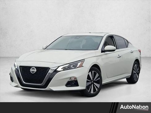 Used 2019 Nissan Altima 2.5 SV image 1