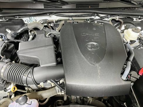 Certified 2023 Toyota Tacoma SR5 w/ Technology Package AWD/4WD image 26