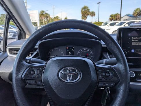 Used 2025 Toyota Corolla LE FWD image 19