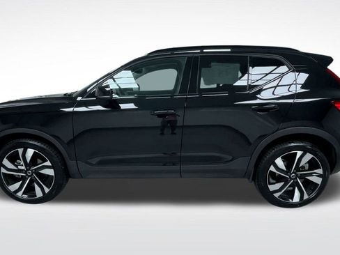 Used 2025 Volvo XC40 B5 Plus image 20