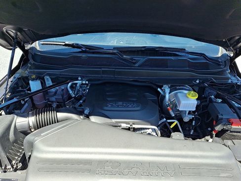 Used 2025 RAM 2500 Big Horn RWD image 32