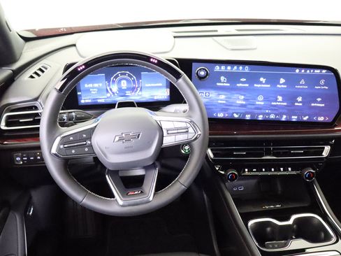New 2026 Chevrolet Traverse Z71 w/ Enhanced Driving Package AWD/4WD image 18
