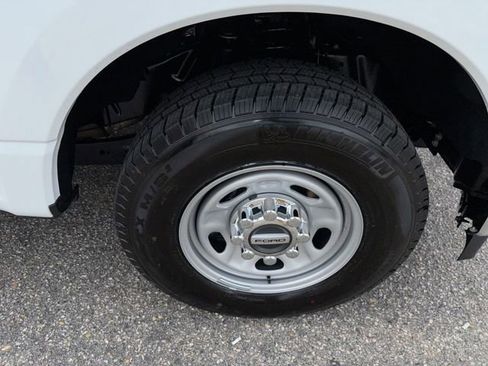 New 2026 Ford F250 XL w/ XL Chrome Package image 4