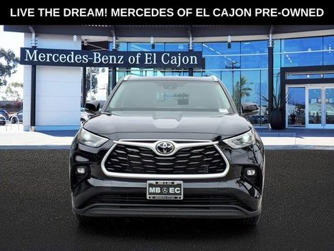 Used 2023 Toyota Highlander XLE FWD image 2