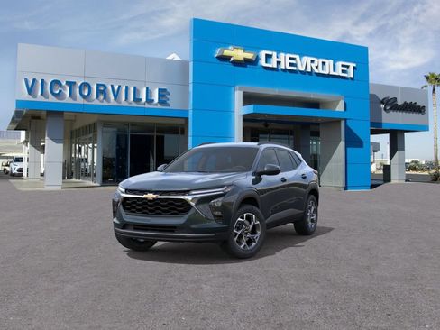 New 2026 Chevrolet Trax LT w/ LT Convenience Package FWD image 8