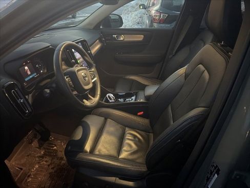 Used 2023 Volvo XC40 B5 Plus w/ Driver Assist Package image 16