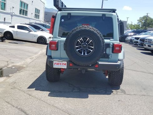 Used 2024 Jeep Wrangler Unlimited Rubicon AWD/4WD image 5