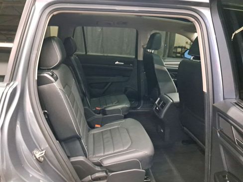 Used 2021 Volkswagen Atlas SEL Premium image 16