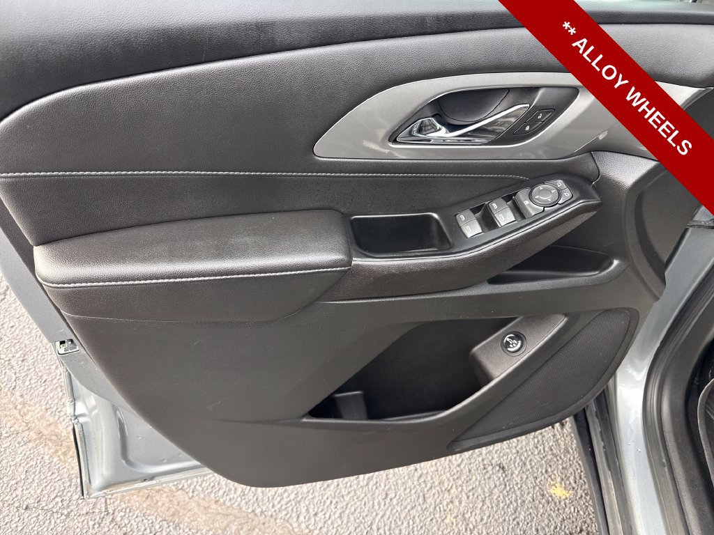 Used 2023 Chevrolet Traverse LT AWD/4WD image 12