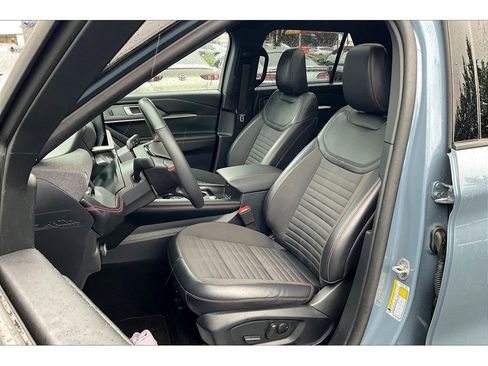 Used 2025 Ford Explorer ST-Line image 25