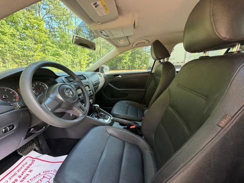 Used 2012 Volkswagen Jetta SE FWD image 13