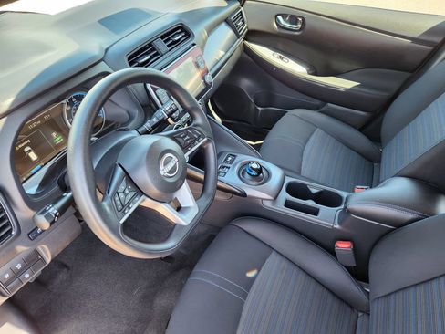 Certified 2025 Nissan Leaf S FWD image 10