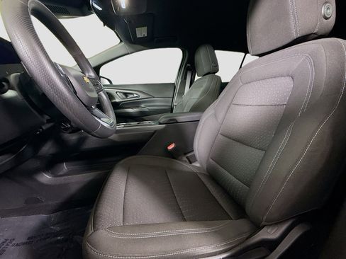 Used 2025 Chevrolet Equinox EV LT image 21