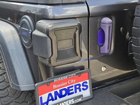 Used 2018 Jeep Wrangler Unlimited Sport S AWD/4WD image 30