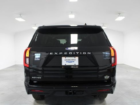 New 2026 Ford Expedition Active image 7