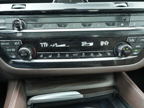 Used 2021 BMW 530e xDrive w/ Executive Package image 43