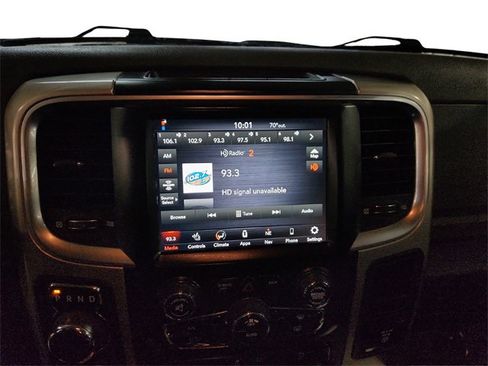 Used 2020 RAM 1500 Classic SLT w/ Luxury Group image 14